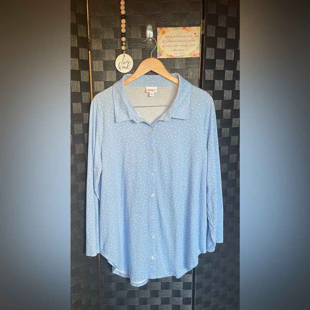 Woman’s Button Up Tunic Top by LuLaRoe XL